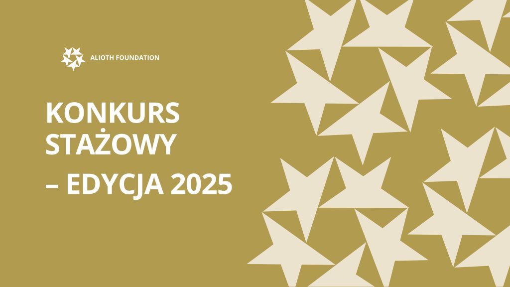 Grafika. Muszczardowy kolor grafiki. Napisy białe: ,,Konkurs stażowy - edycja 2025". Po prawej stronie umieszczone są gwiazdy rysunkowe koloru beżowego.